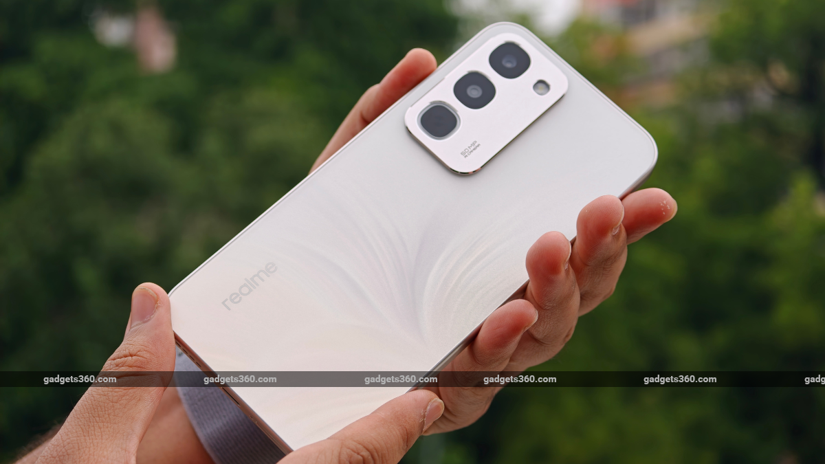 Realme 16x 5G Goes on Sale in India With 144Hz Display, 7,000mAh Battery: Price, Offers