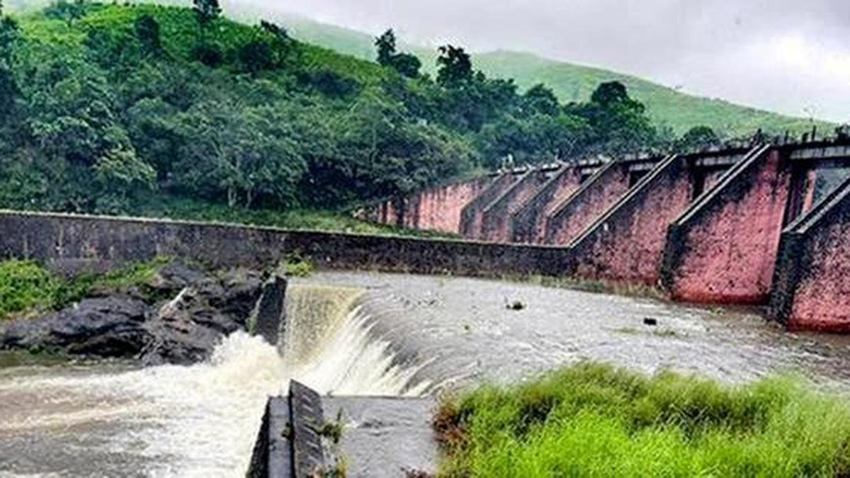 Water level in Mullaperiyar dam stands at 122.95 feet