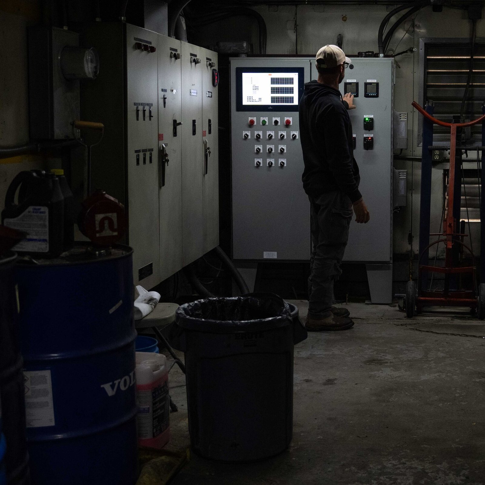 ‘A Dying Community’: An Energy Crisis Worsened by the War Strains Alaska