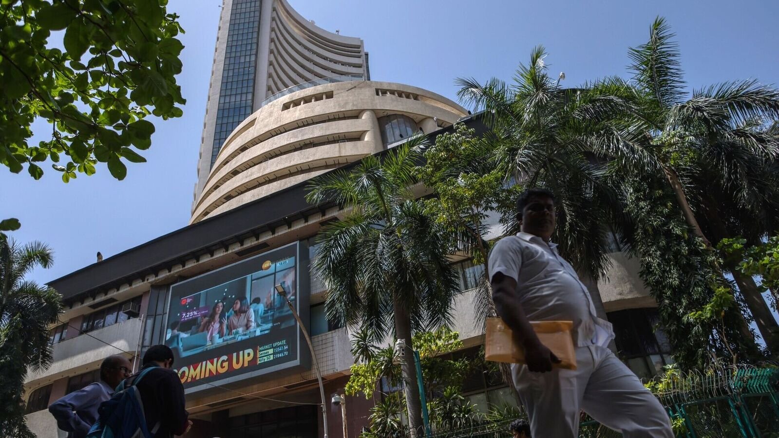 Top Gainers & Losers on 14 August: NALCO, HPCL, Tata Motors PV, Netweb Tech, Hindustan Copper among top losers