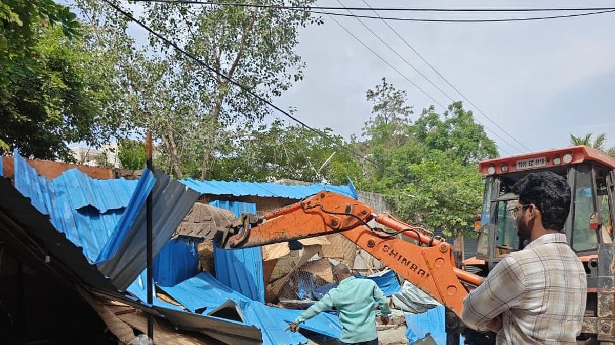 345 encroachments removed in Cyberabad on August 14 as part of ‘Walk Free’ drive
