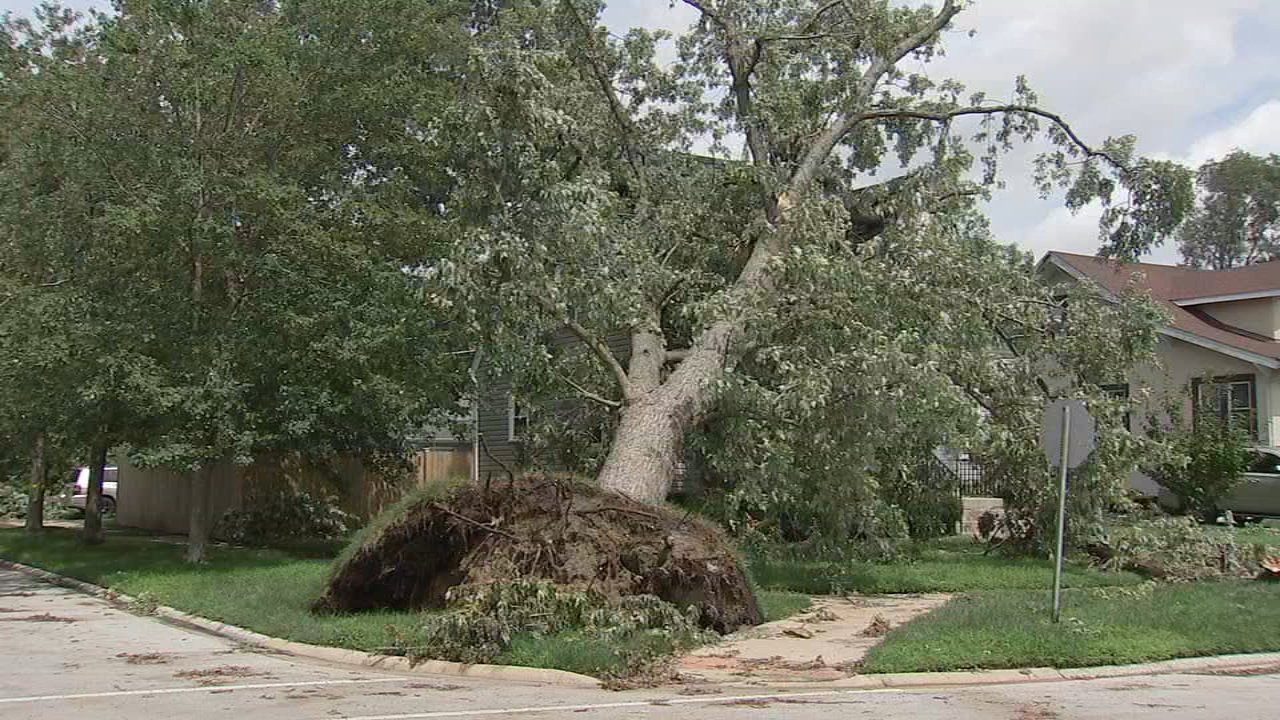 Chicago-area storm recovery: South suburbs ask for federal aid; NW Indiana power outages continue