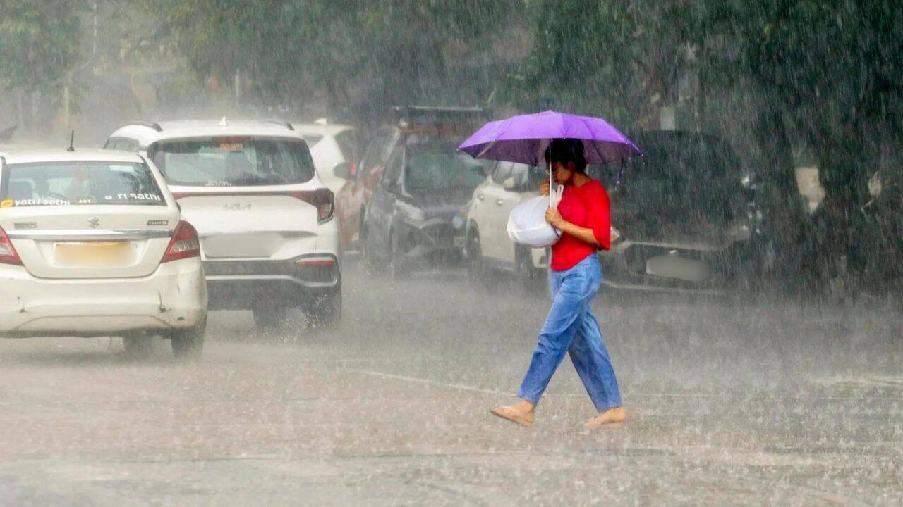 Weather tomorrow: IMD warns of heavy to very heavy rain in 7 states; red alert in Odisha's Mayurbhanj