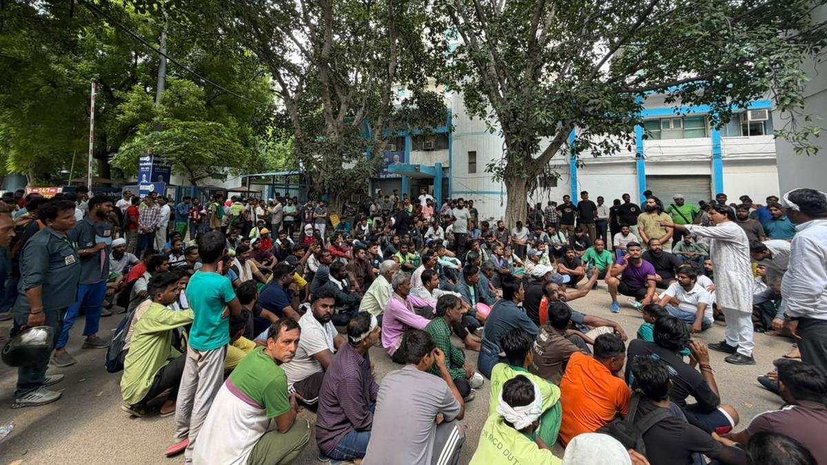 Delhi sanitation workers, auto-tipper drivers stage protest after Kalyanpuri murder, demand ₹1 crore compensation