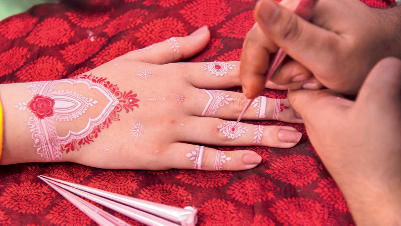 Pink, pretty and bedazzled: Teej mehendi got a twist