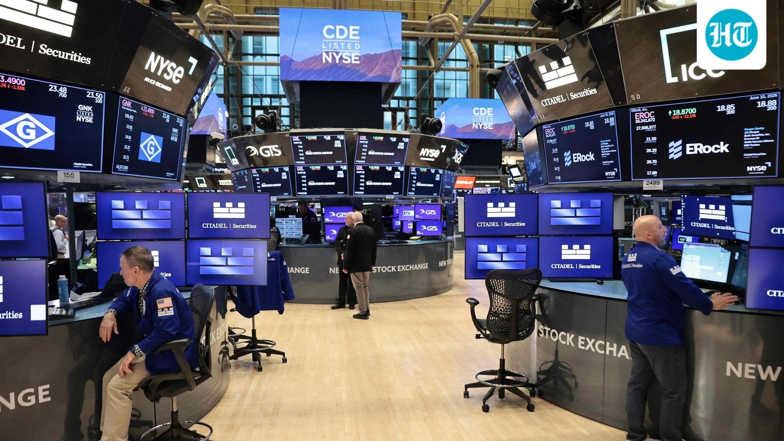 Stock market today: Dow, S&P 500 fall; Nasdaq rises as Fed, retail earnings in focus