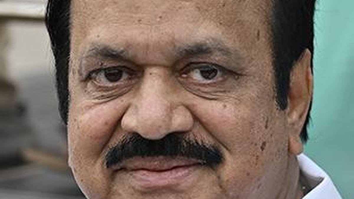 I leave it to the MLAs to decide whether they should get up when the Chief Minister arrives, says Tamil Nadu Assembly Speaker