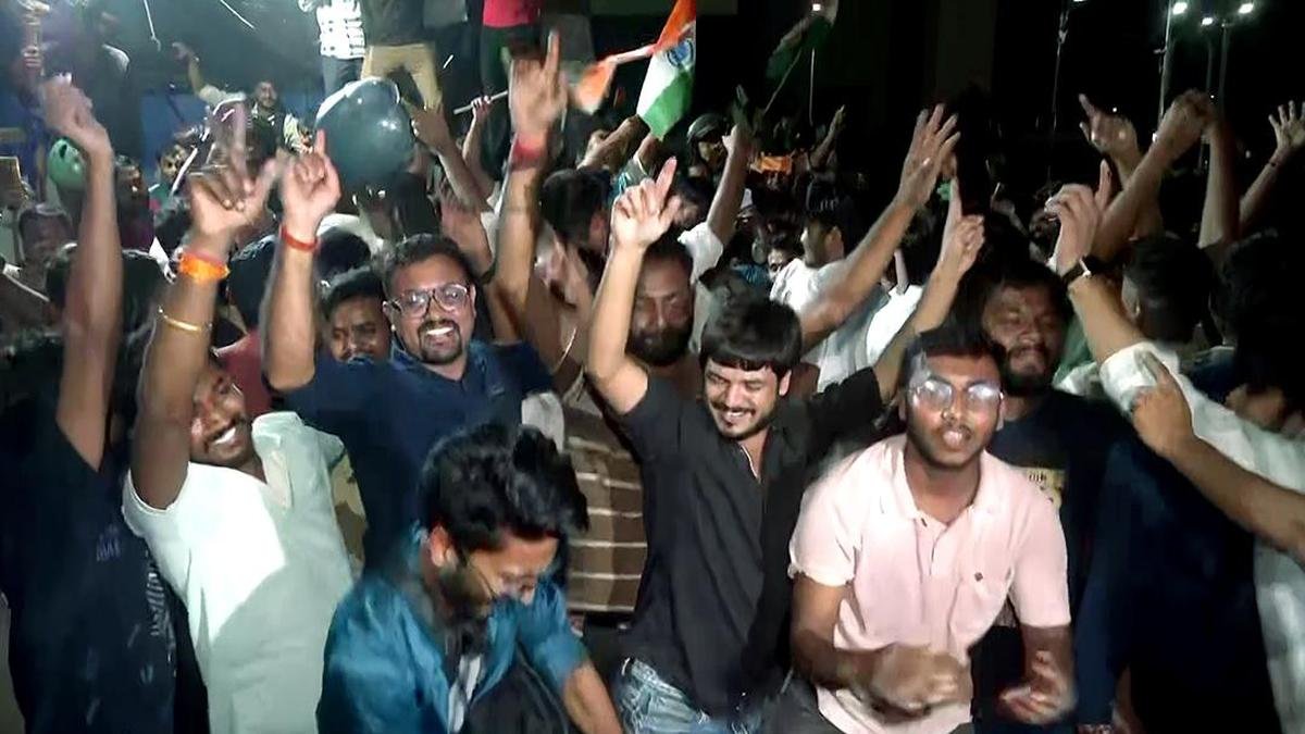 Morning Digest: Jharkhand CM scraps exams held by tainted firm; Bihar Police tells Supreme Court ‘trapped’ constable fired AK-47 during NEET protest, and more