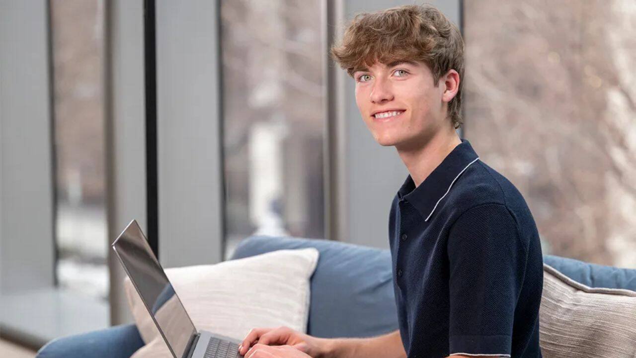 18-year-old student Finnegan McGill developed a device to identify birds from their calls