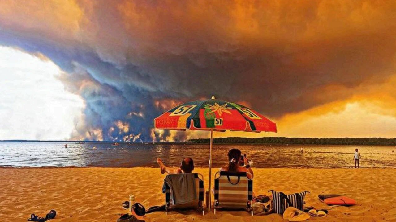 French wildfire created a monster cloud, unleashing lightning that ignited more fires