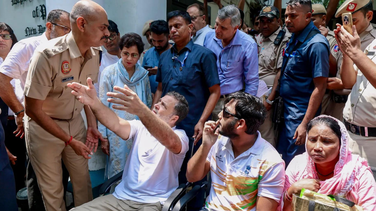 Rahul Gandhi dharna: Police register FIR on protester's pellet injury complaint