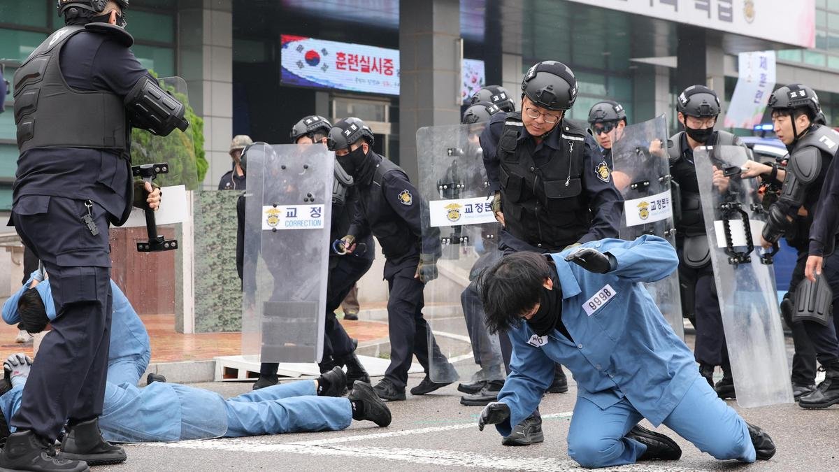 U.S., South Korean militaries wrap up drills early, day after North's missile barrage