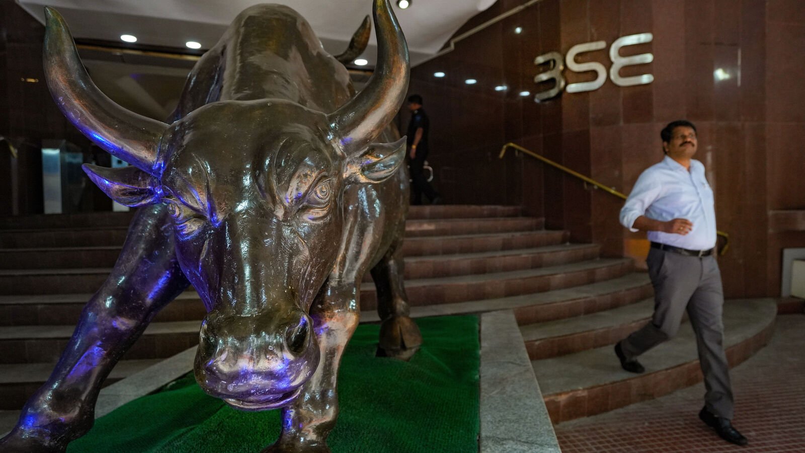 Top Gainers & Losers on 21 Aug: Welspun Corp, Jindal Saw, Urban Company, Vedanta, CarTrade Tech among top gainers