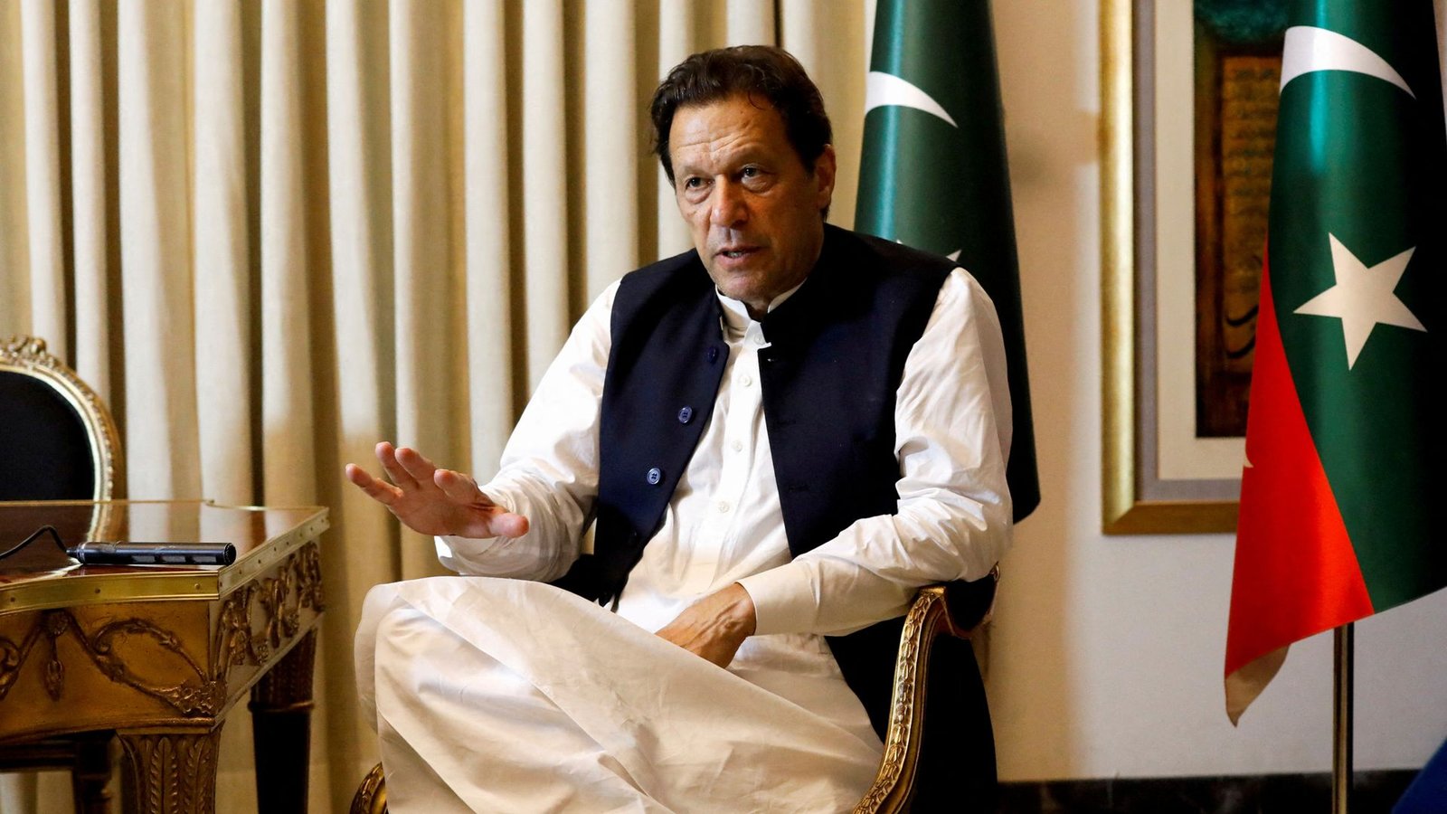 Ex-Pakistani PM returns to prison after hospital treatment