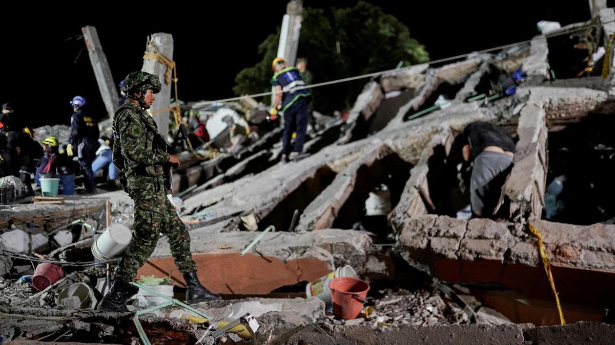 Venezuela quake death toll surpasses 6,500