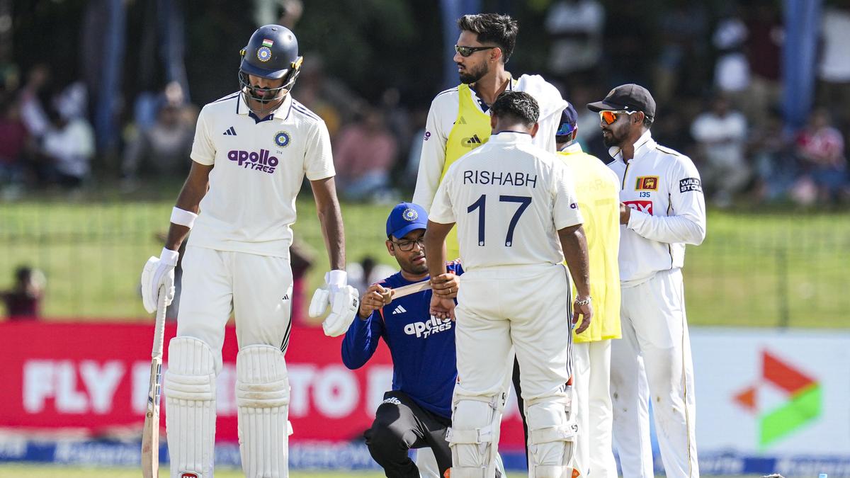 SL vs IND 2nd Test: Rishabh Pant retires hurt after being hit on left arm