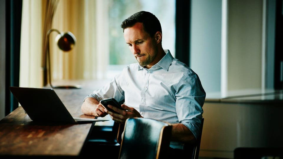 2 Surprising Habits Of People Who Rarely Regret Their Decisions, By A Psychologist