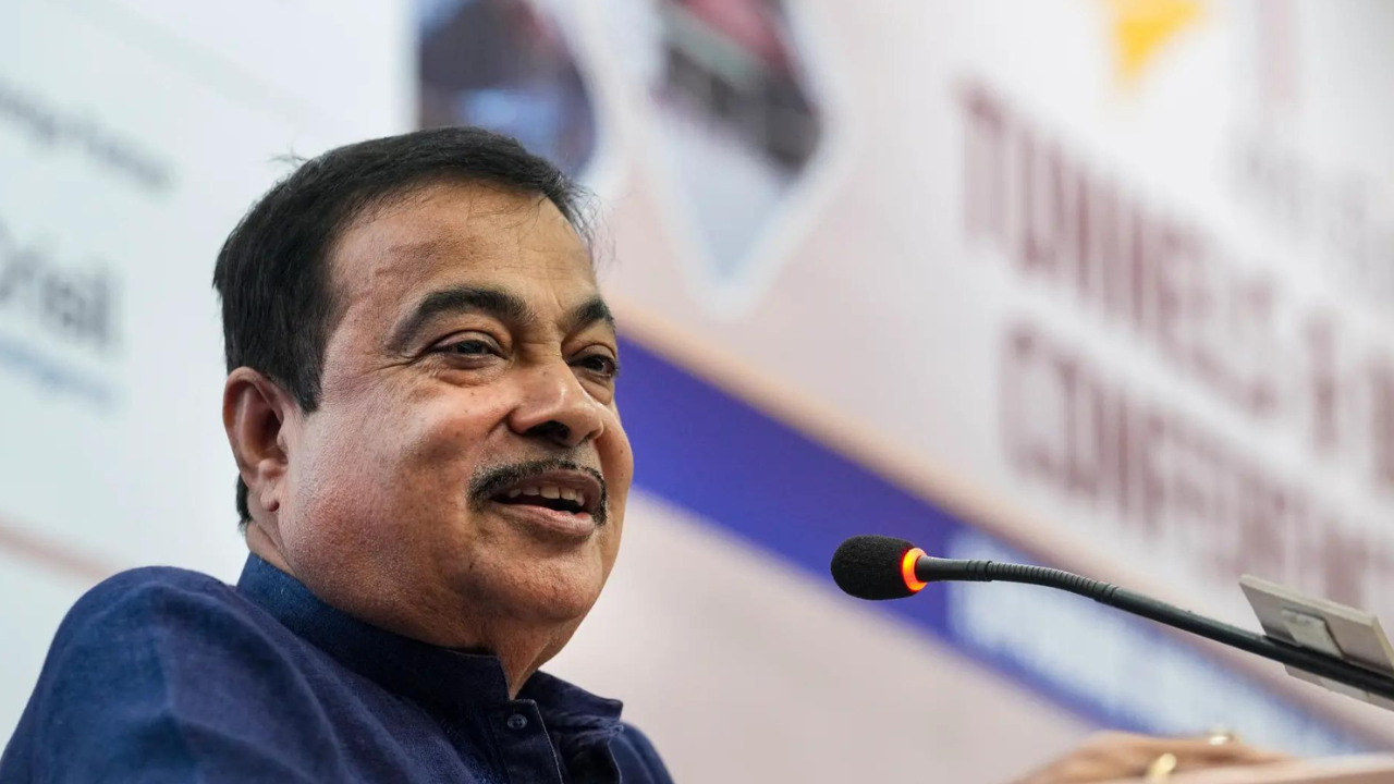 Gadkari urges all state govts to allow bike taxis; announces plan for negative points for traffic rule violations