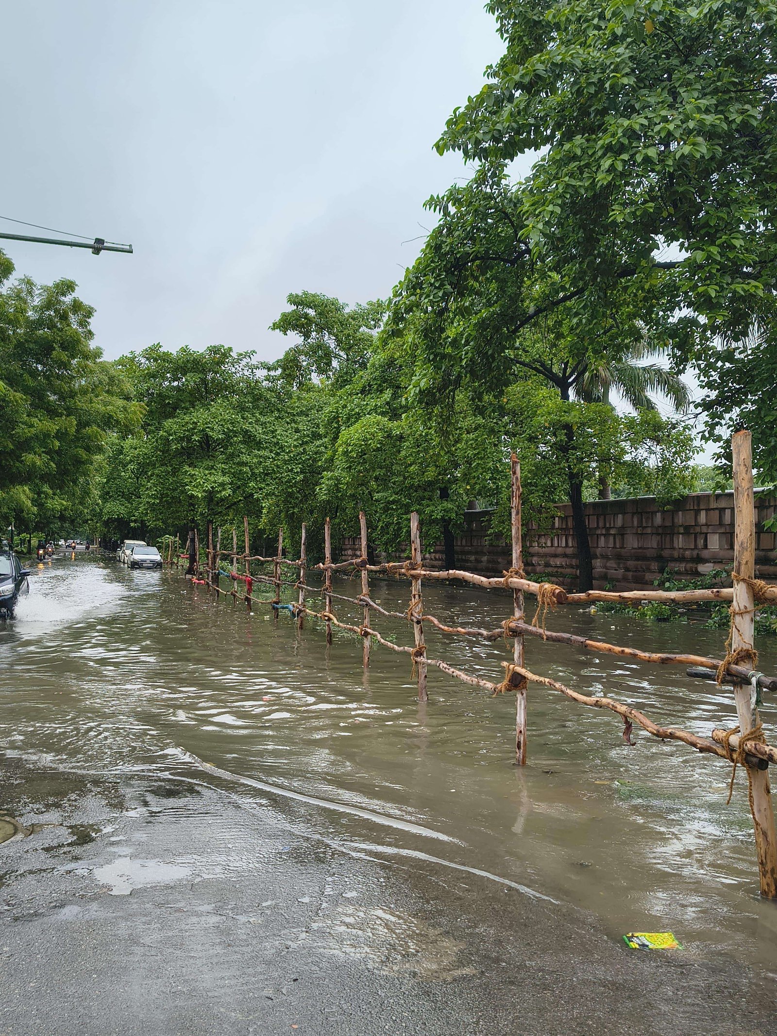 Rain exposes civic gaps, roads remain submerged