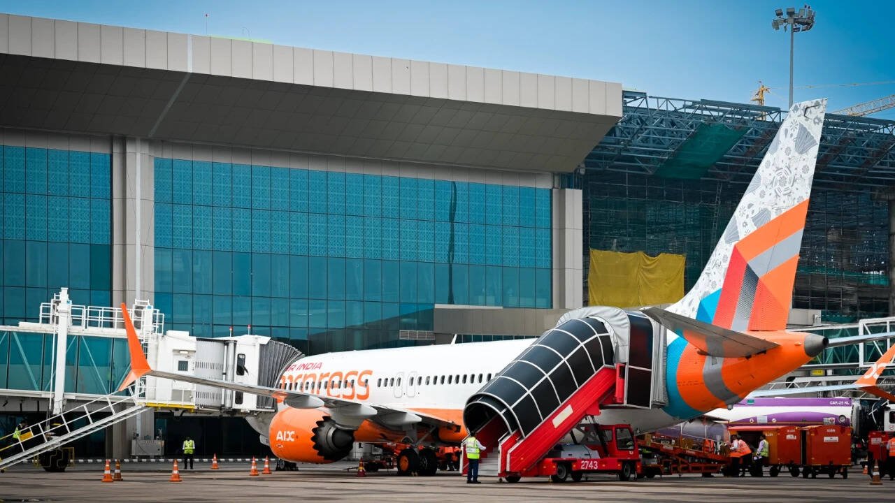 Air India Express Boeing 737 Max 8 makes precautionary landing in Lucknow after smoke alert