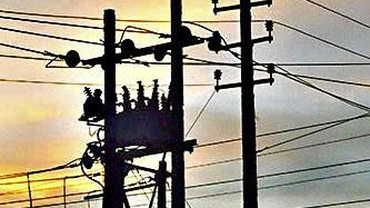 Contract worker electrocuted while working on Bescom pole in Devanahalli