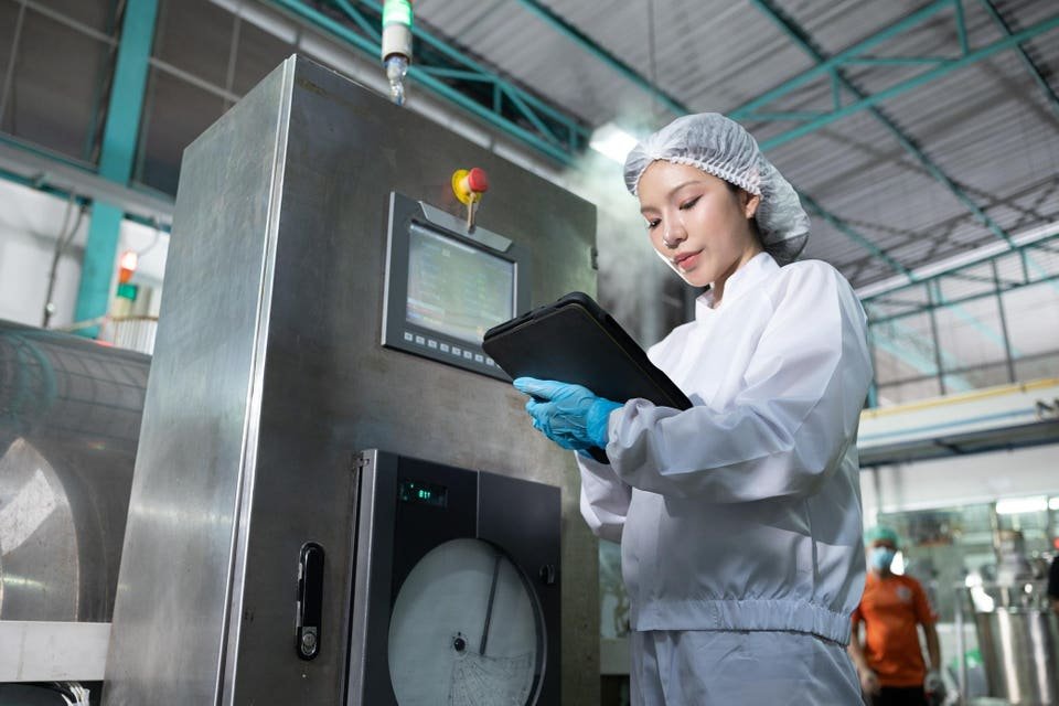 AI Is Reshaping Food Manufacturing: Is Your Factory Ready?