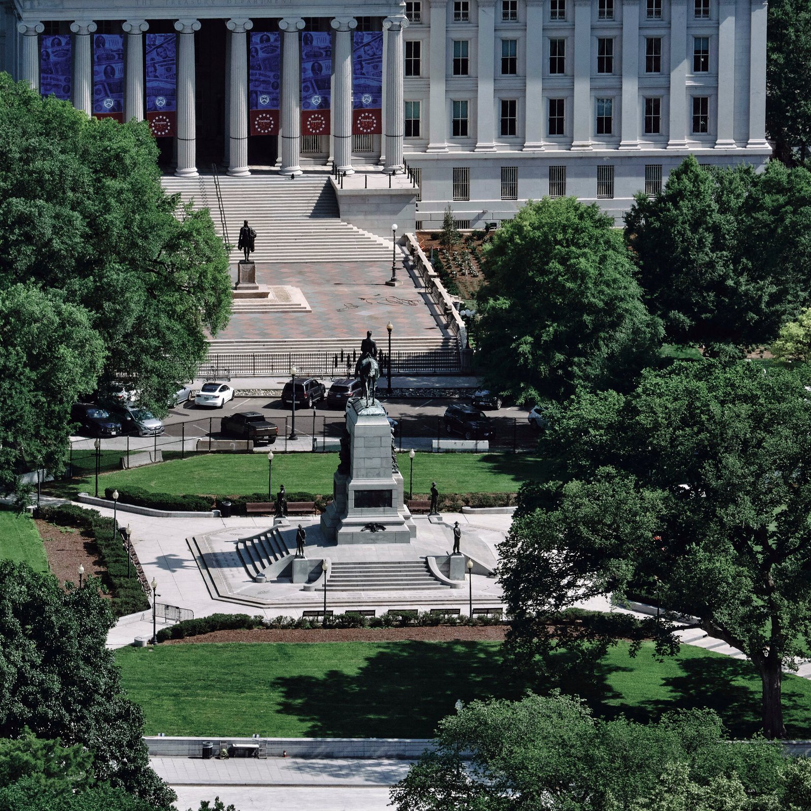 Proposal for White House Visitor Screening Center Advances