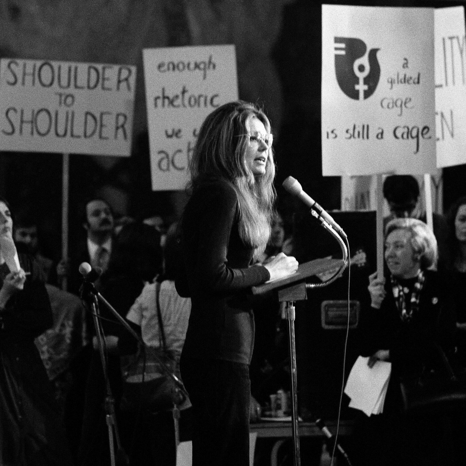 Hillary Clinton, Meghan Markle, Lena Dunham and Others Pay Tribute to Gloria Steinem