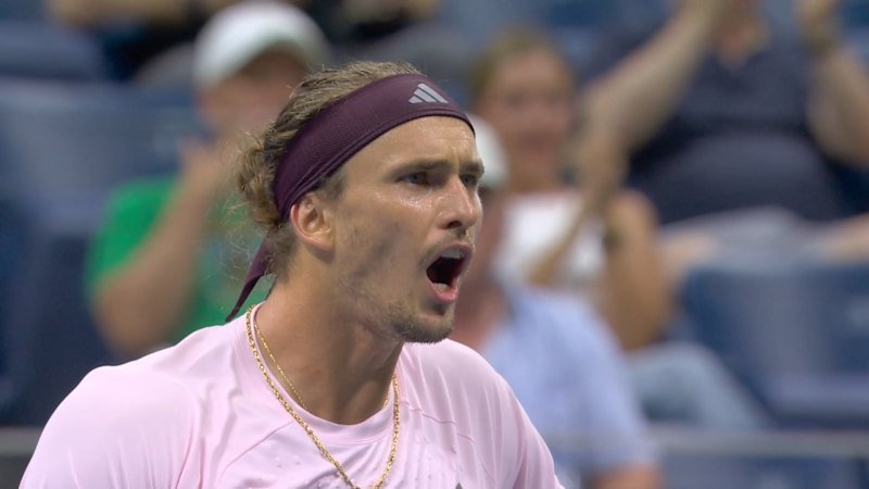 Zverev blows up at his team