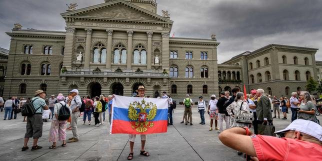 Moscow casts a shadow over crucial Swiss vote on neutrality