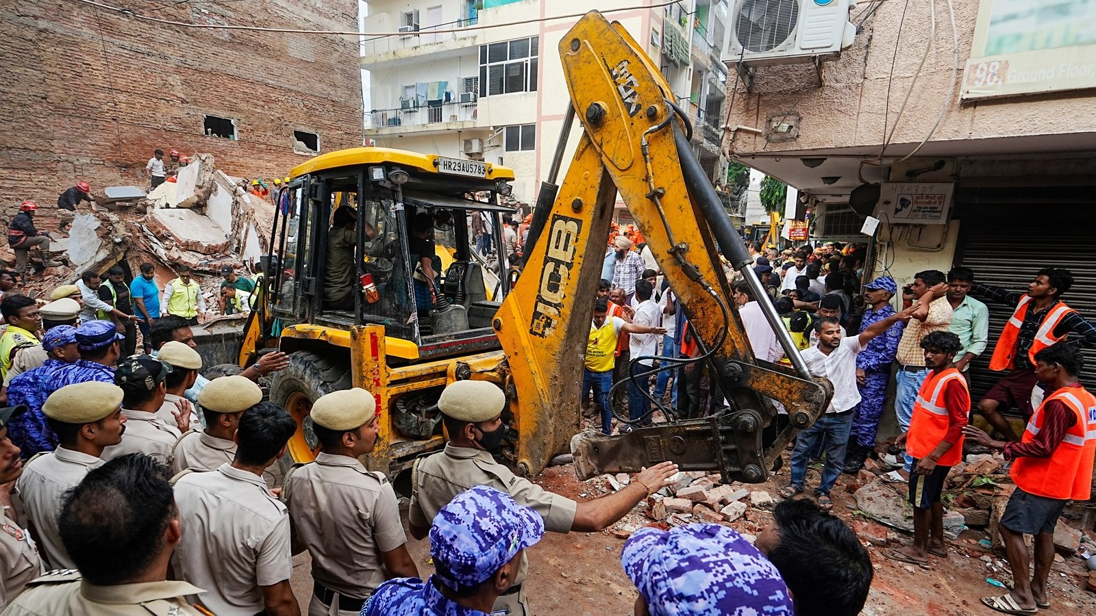 All illegal structures above 4 floors to be ‘immediately sealed’ in Delhi, guilty officials to be dismissed: MCD