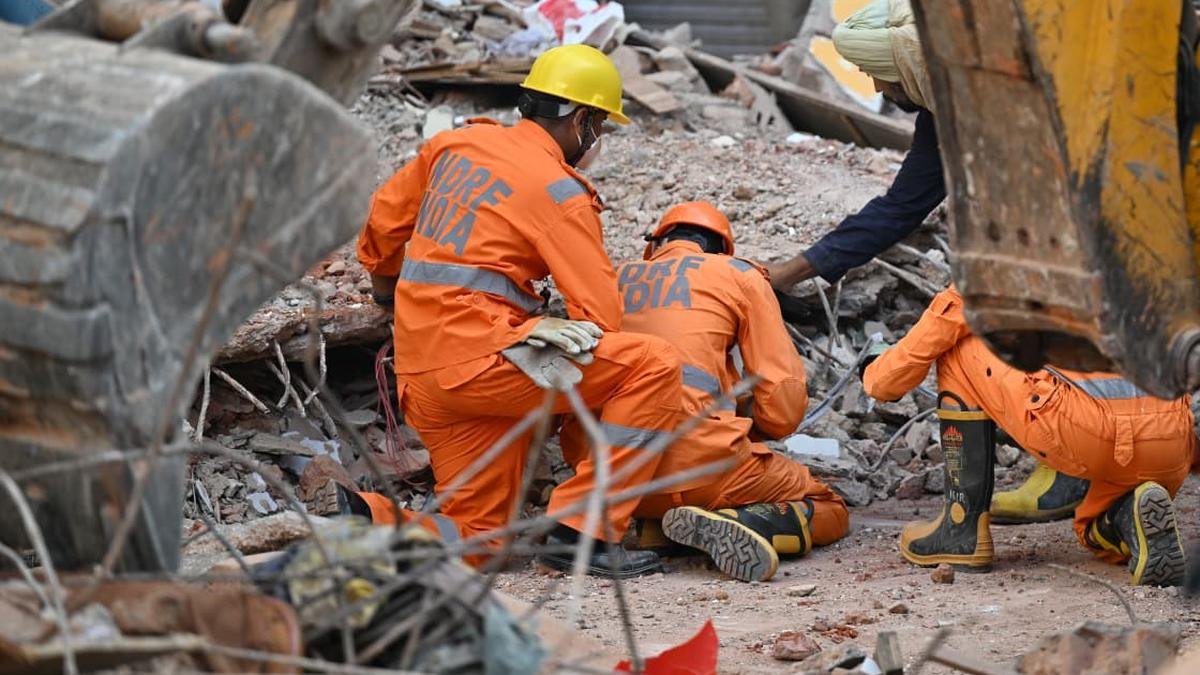 Delhi building collapse: Death toll rises to six, 11 rescued from debris in Satya Niketan