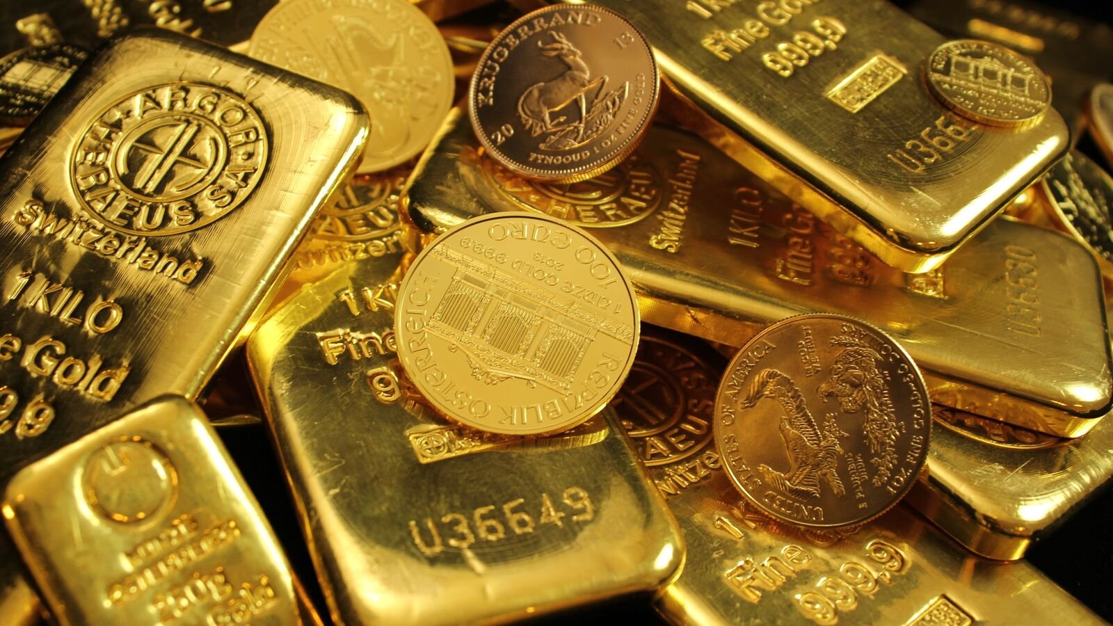 Gold and silver prices: Rates drop on MCX amid weak global cues; strong U.S. jobs data fuel US Fed rate hike chatter