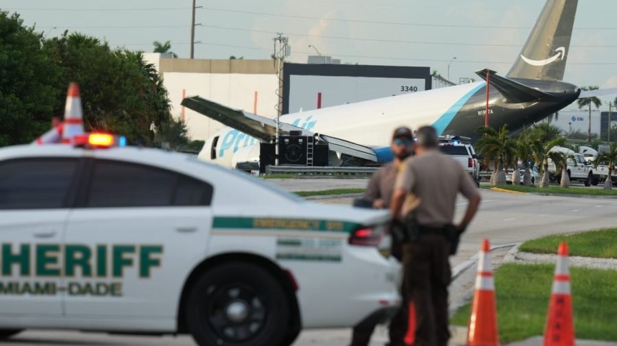 At least five dead, others hospitalized after plane overshoots Miami runway
