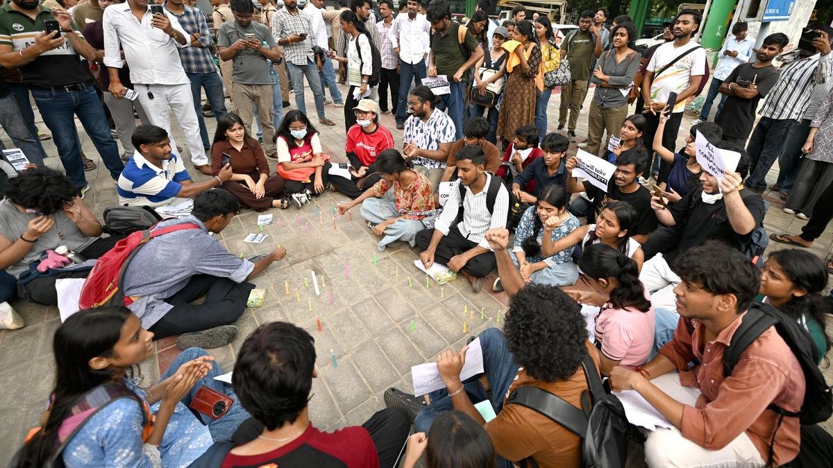 Morning Digest: No accountability in Delhi Satya Niketan collapse, says Rahul Gandhi; Allahabad HC pulls up DM over NSA detention of law student during Noida  workers’ protest, and more
