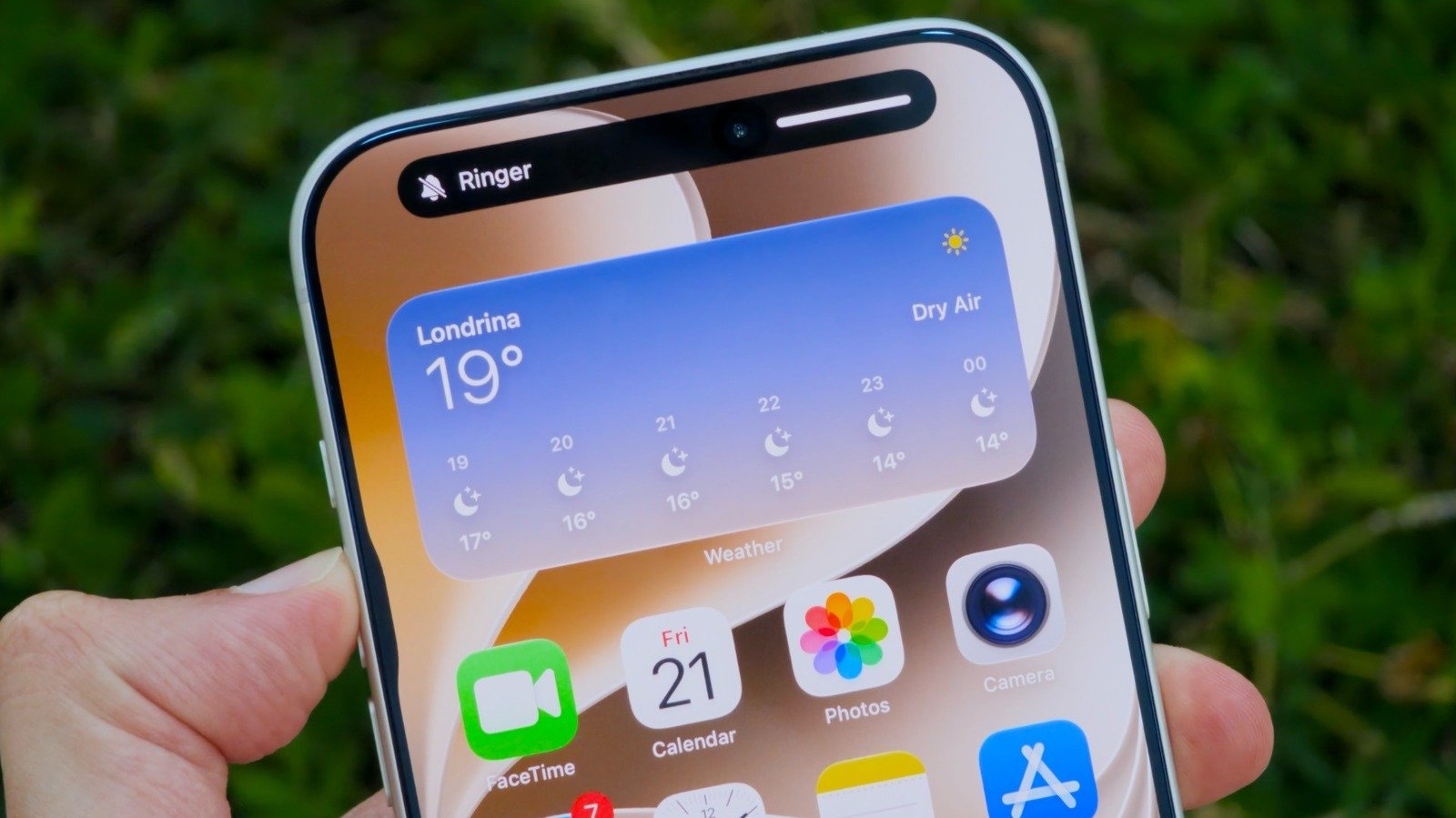 How to make your iPhone's alarm ring at full volume even when your calls are muted