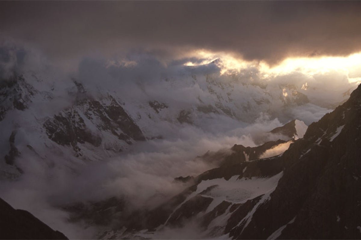 Eleven dead and six missing after avalanche in Russian mountains