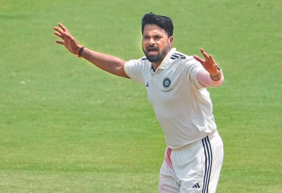 Duleep Trophy Final: Shami, Mukesh rattle South; East lead by 466 runs