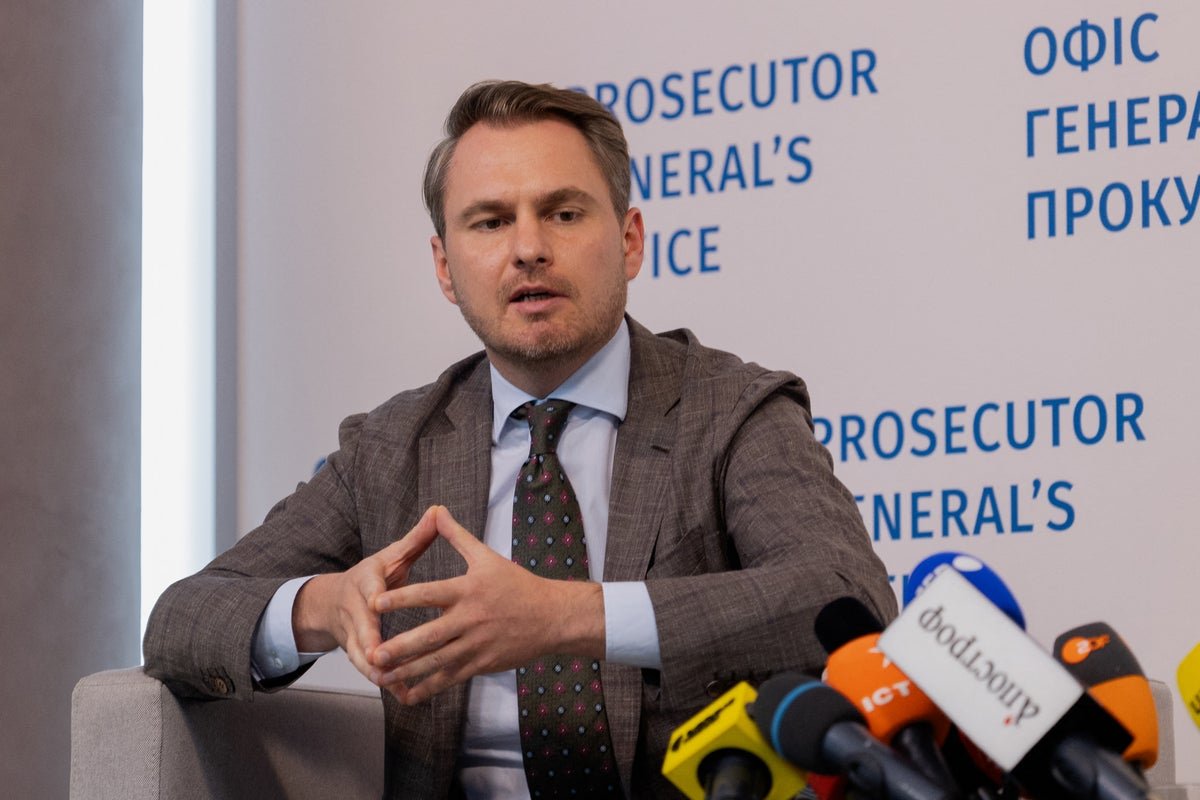 Ukraine’s prosecutor general resigns citing political conflict