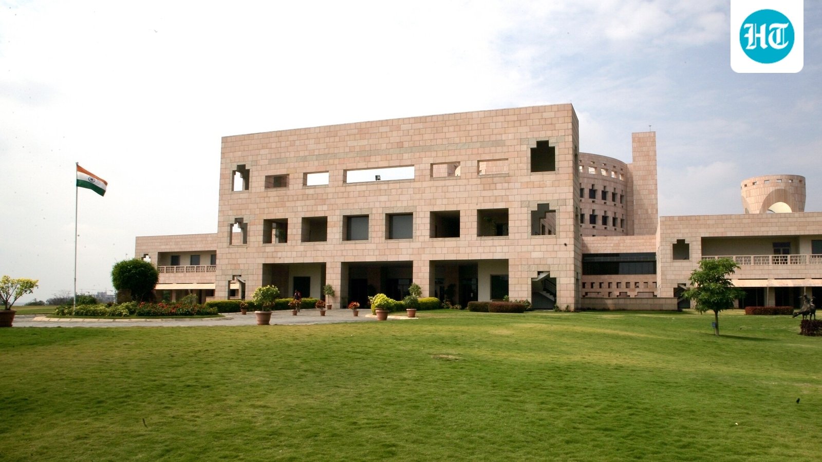 ISB graduate reveals how he negotiated to increase salary from  ₹17 LPA to  ₹23 LPA