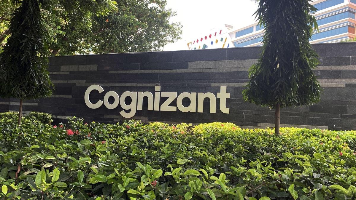 U.S. suspends Cognizant’s green-card filings; IT industry may face tougher scrutiny