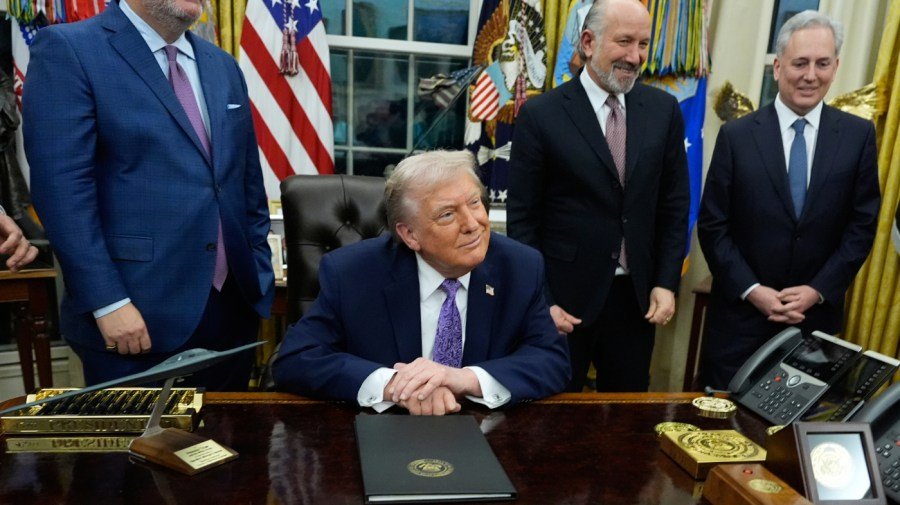 Bipartisan coalition pushes Trump administration on AI security framework release