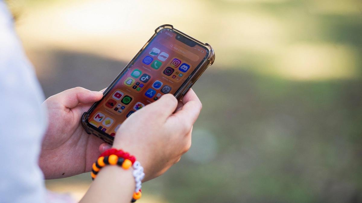 Australia’s plan to let users opt out of social media algorithms | Explained