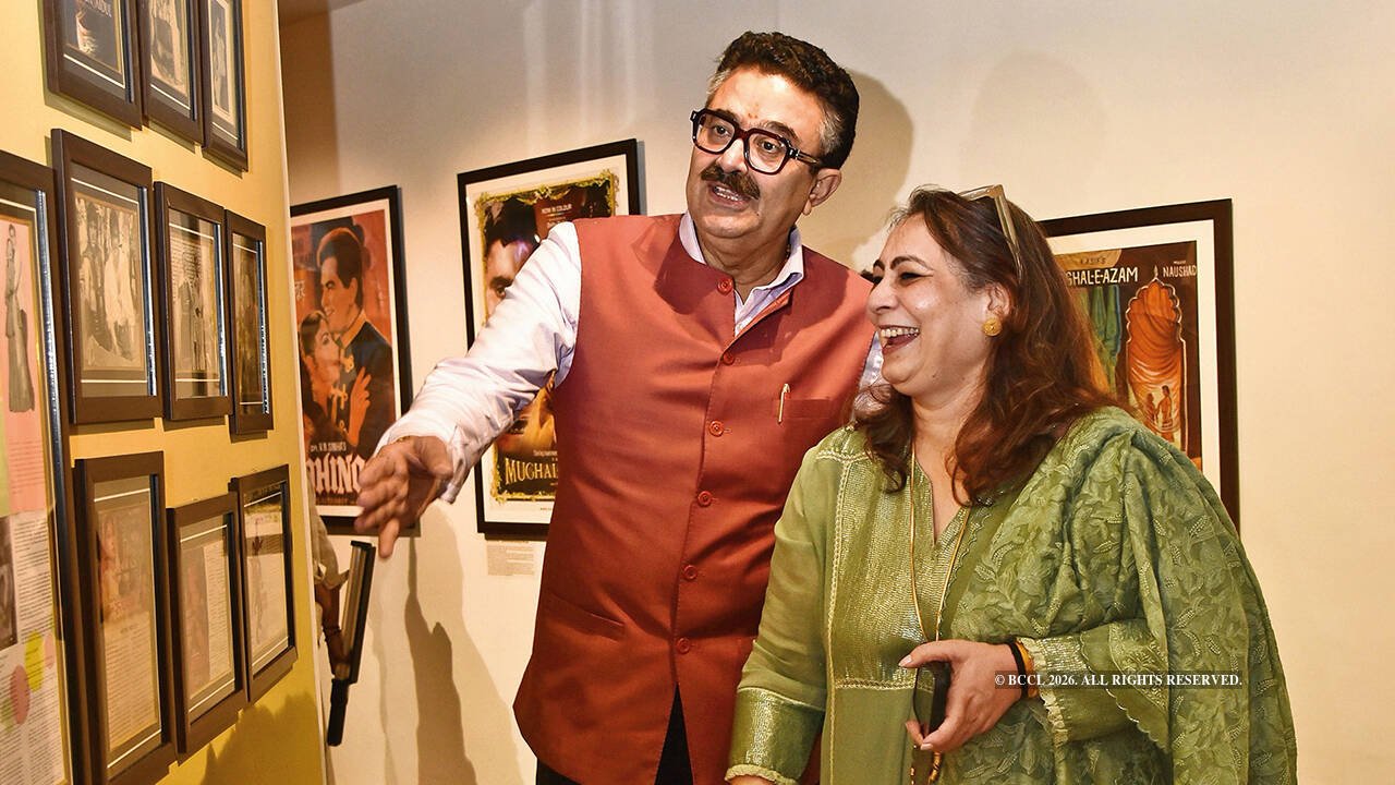 Gallery walls turn into Bollywood bioscope
