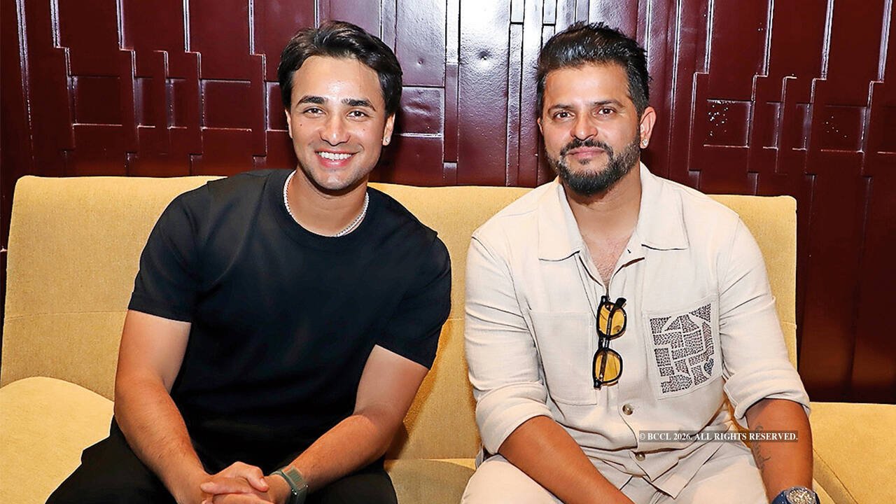 Melodies, mates & match talk: A relaxed Lucknow soirée
