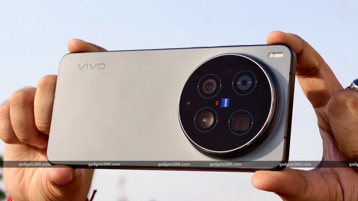 Best Phones for Portrait Photography in India in 2026: Pixel 11 Pro, Vivo X300 Ultra, More