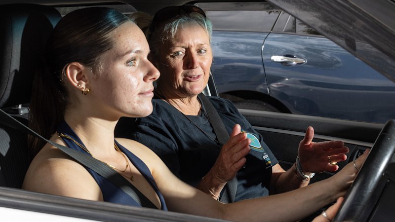 Why more young women are driving manual cars