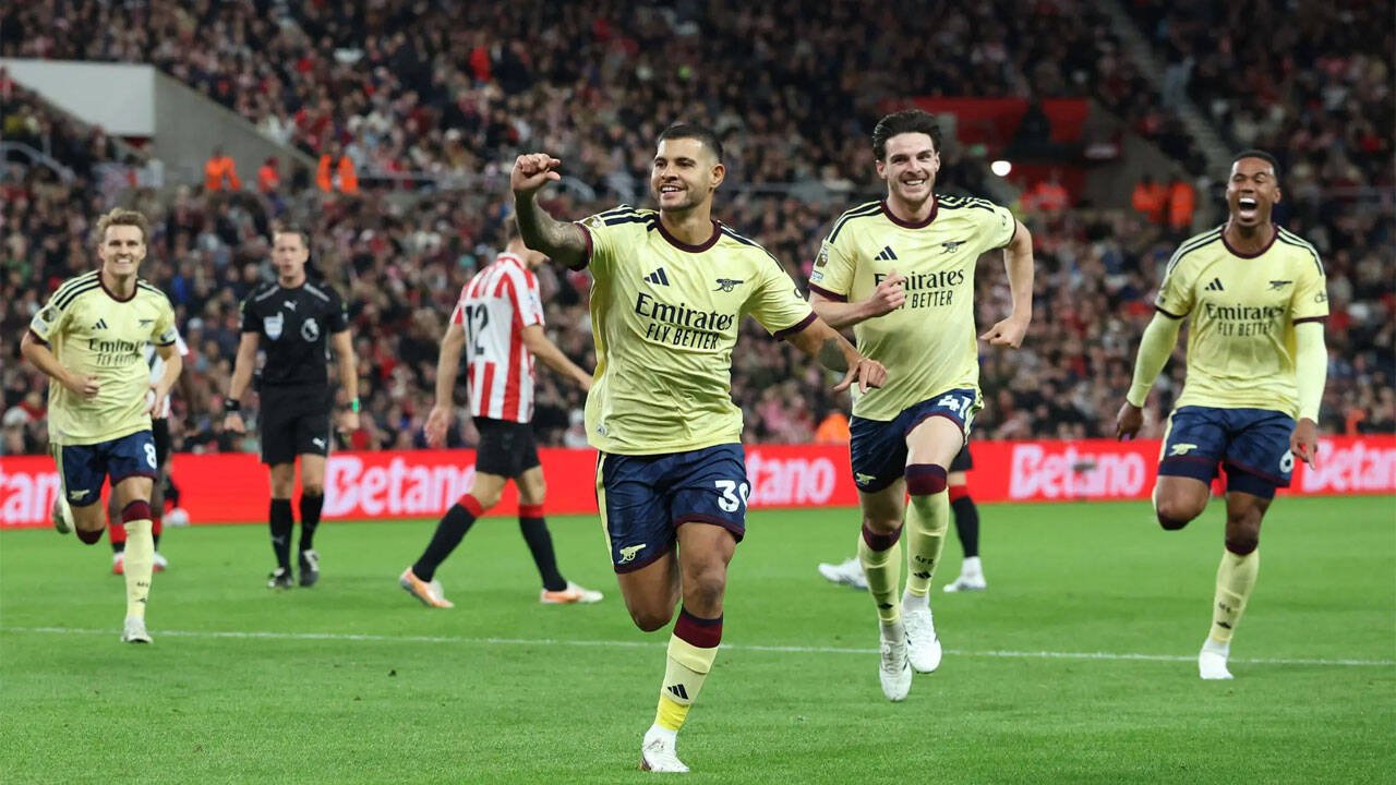 Arsenal stretch Premier League lead as Liverpool, Chelsea stumble