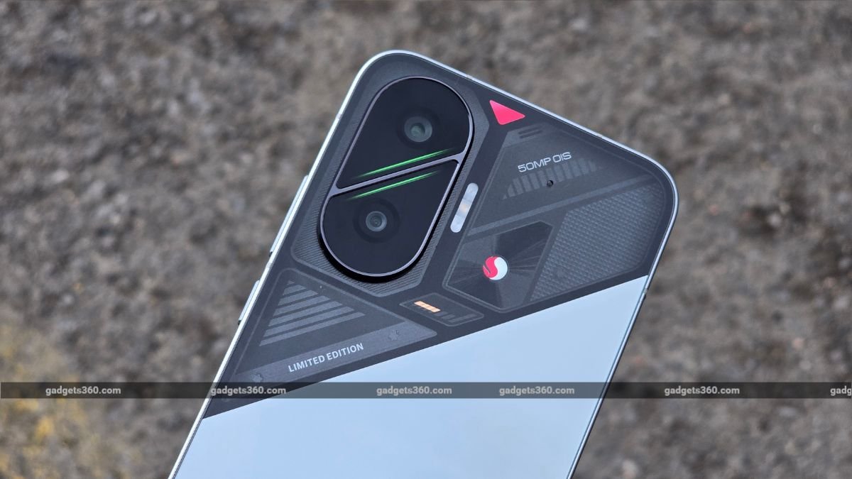 Best Phones Under Rs. 40,000 With Flagship-Grade Performance: Poco F7, Oppo K13 Turbo Pro, and More