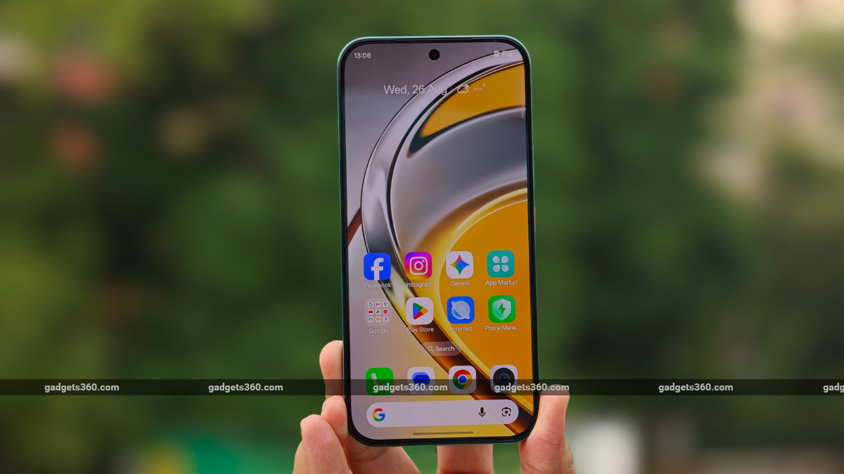 Best AMOLED Display Phones Under Rs. 50,000: Motorola Edge 70 Pro+, Nothing Phone (4a) Pro and More